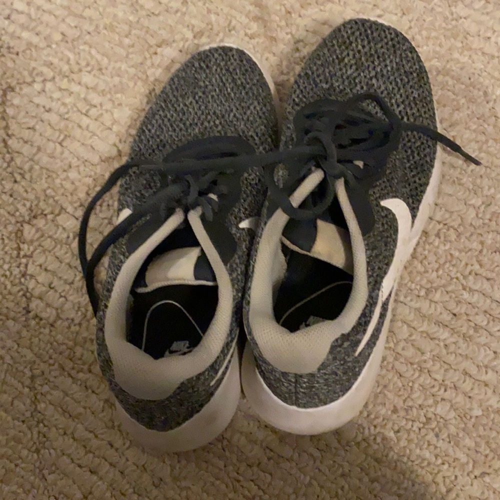 gray nike shoes
